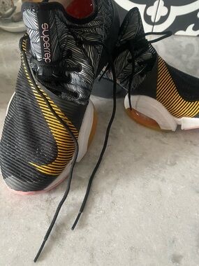 Nike Air Super Rep Runners in pink black and yellow